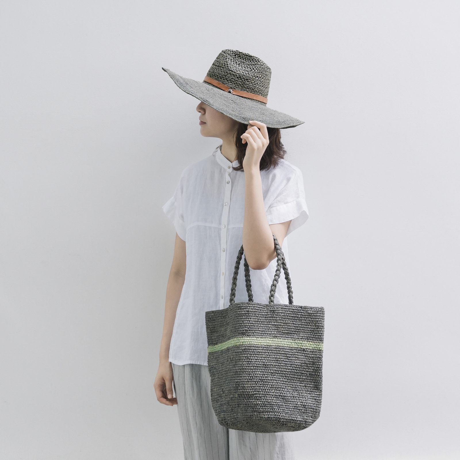 ALICE STRIPE ラフィアバッグ Gray&Khaki