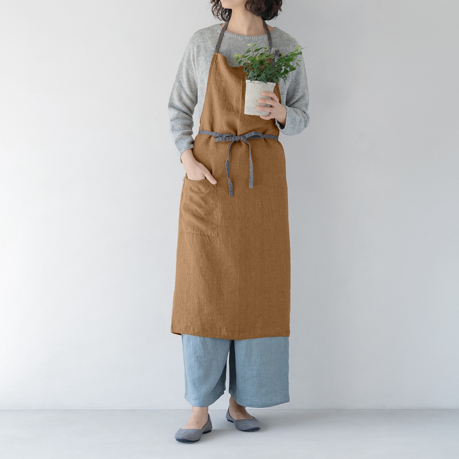 フルエプロン マノン _ ブラウンオーカー