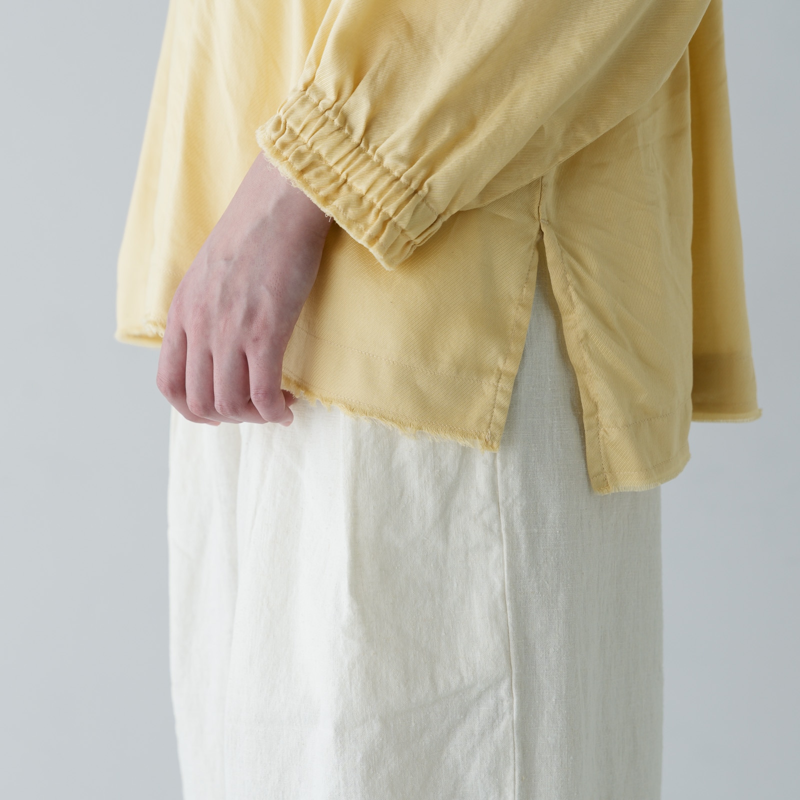 ARTE POVERA _ コットンカルゼ洗いさらし クルーシャツ イエロー