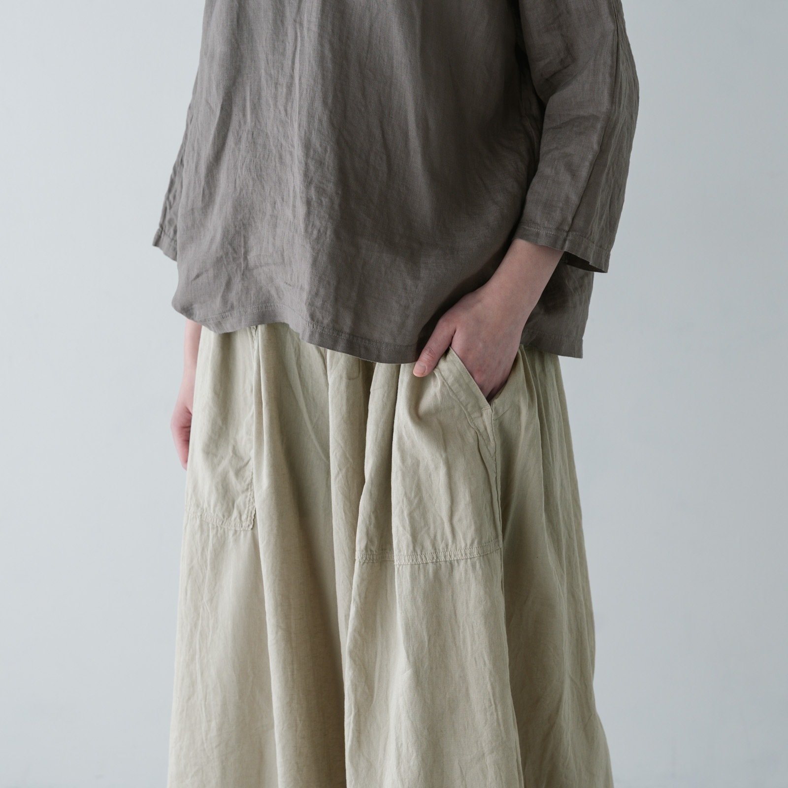 ARTE POVERA _ リネン染め8分袖クルーシャツ ブラック
