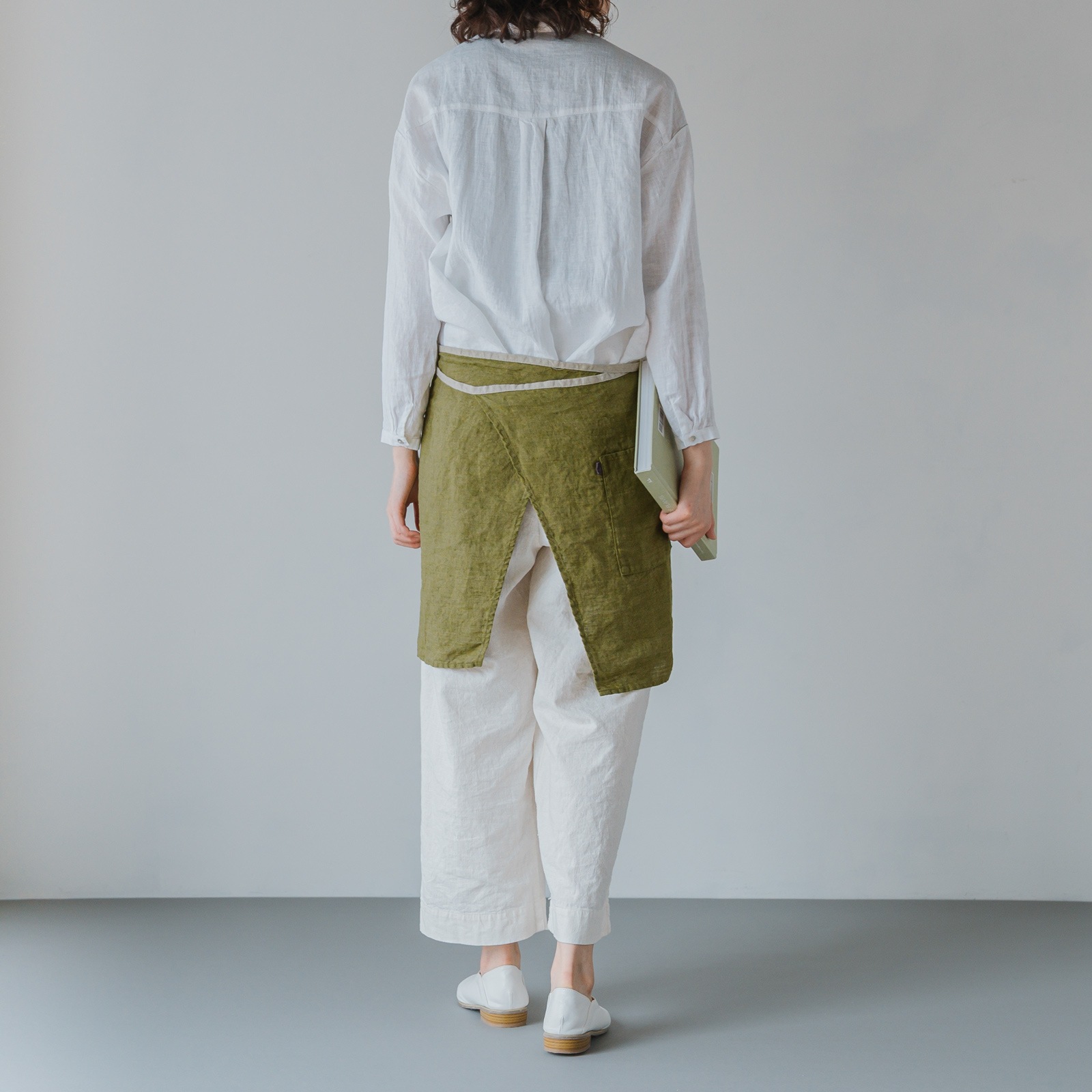 カフェエプロン マノン _ オリーブグリーン