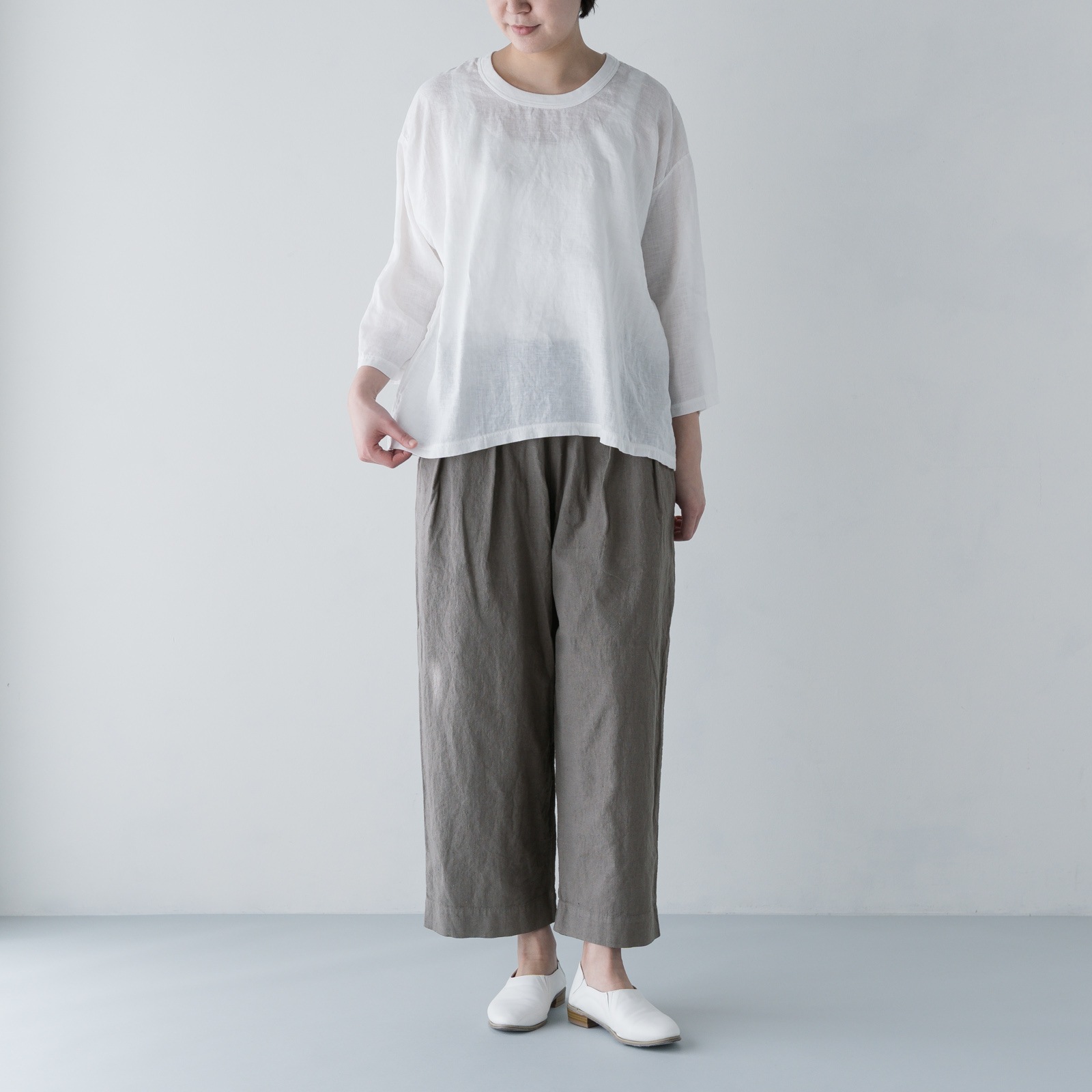 ARTE POVERA _ リネン染め8分袖クルーシャツ ネンドグレー