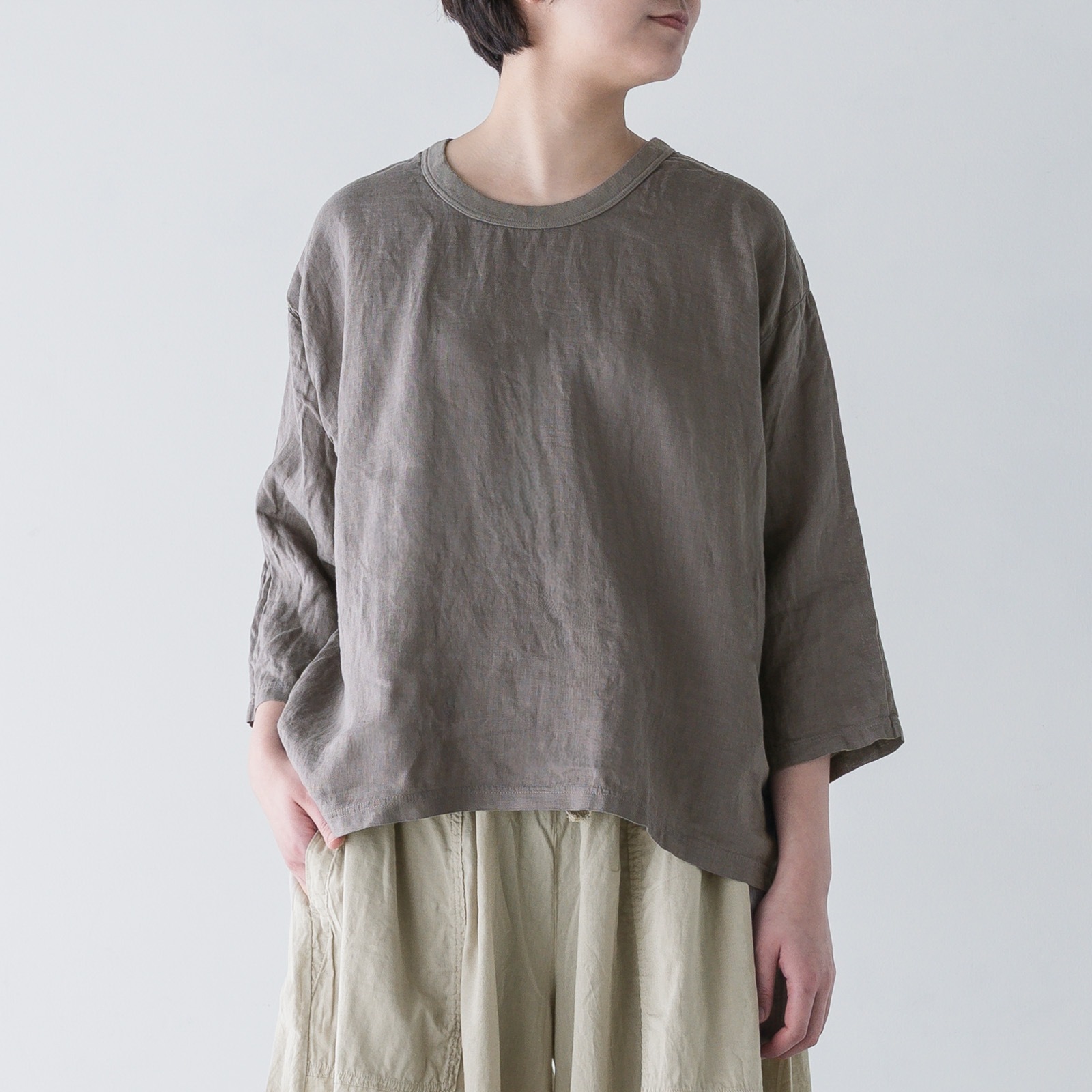 ARTE POVERA _ リネン染め8分袖クルーシャツ ネンドグレー