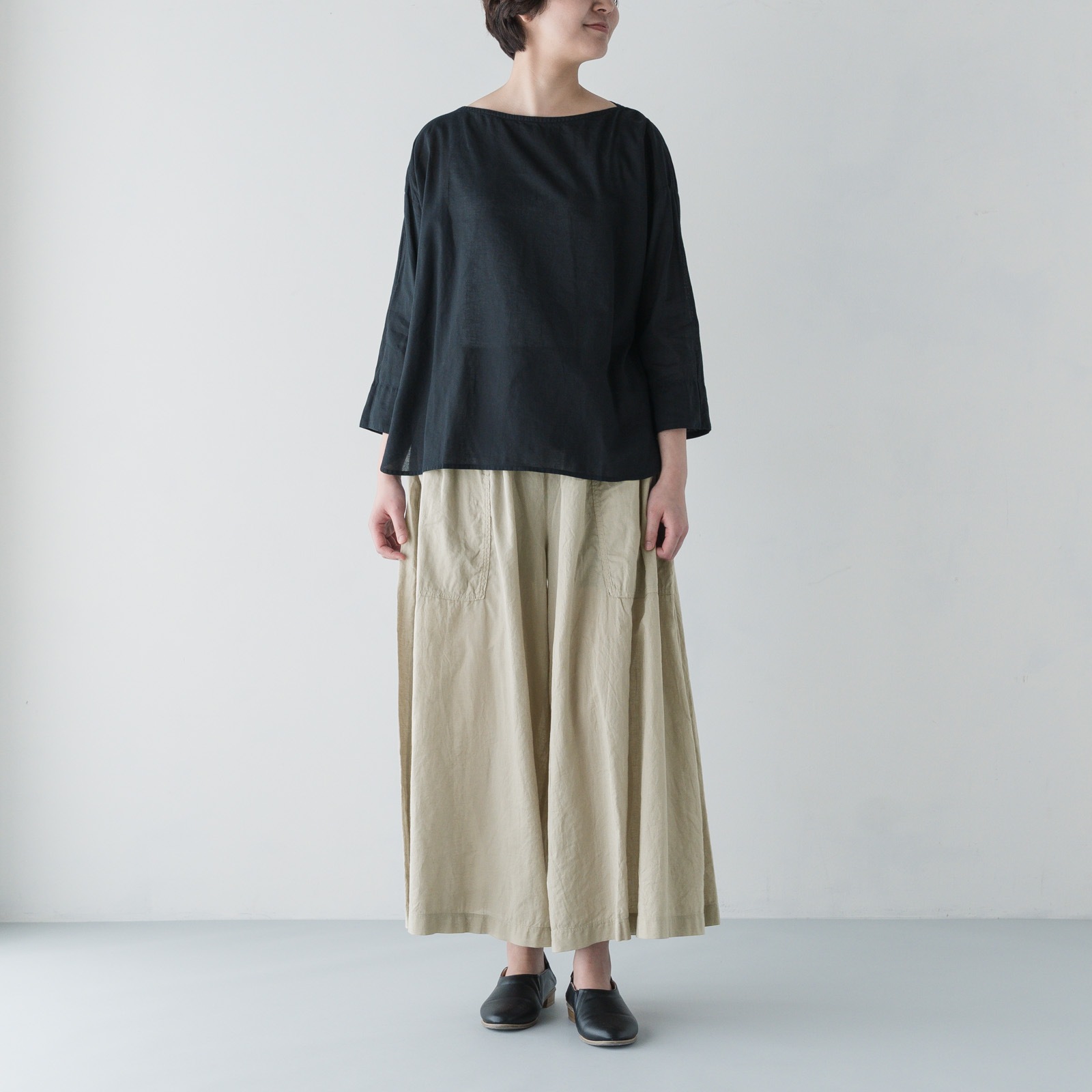 ARTE POVERA _ リネン&コットン ボートネックシャツ ブラック