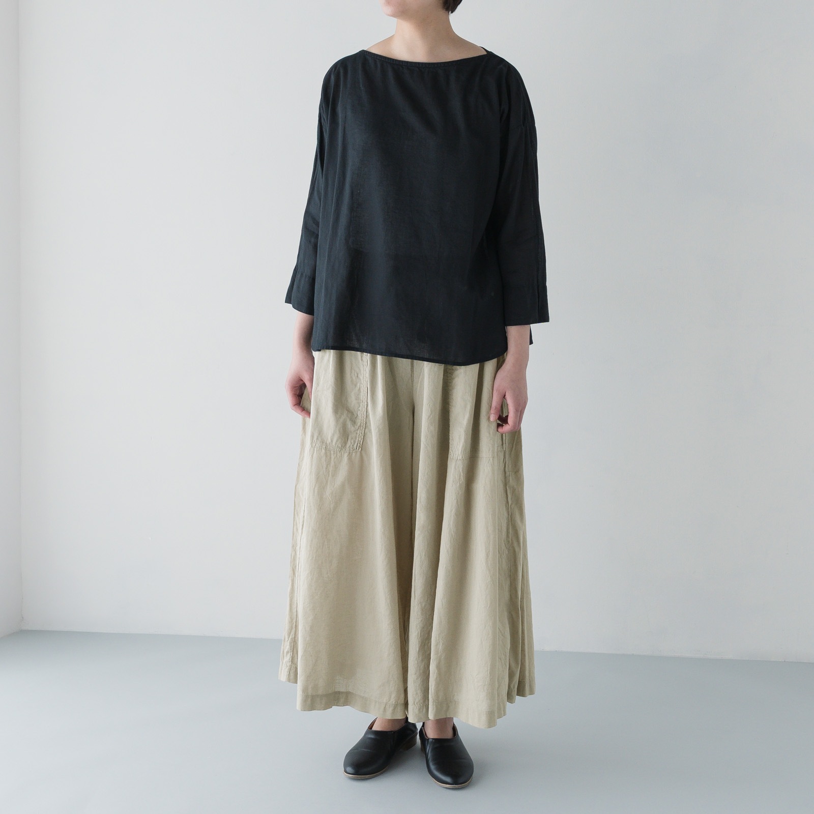 ARTE POVERA _ リネン&コットン ボートネックシャツ ブラック