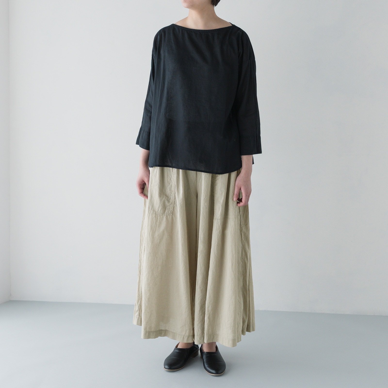 ARTE POVERA _ リネン&コットン ボートネックシャツ ネンドグレー