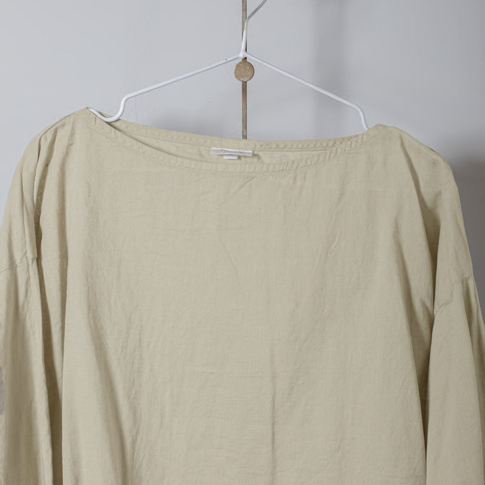 ARTE POVERA _ リネン&コットン ボートネックシャツ ネンドグレー