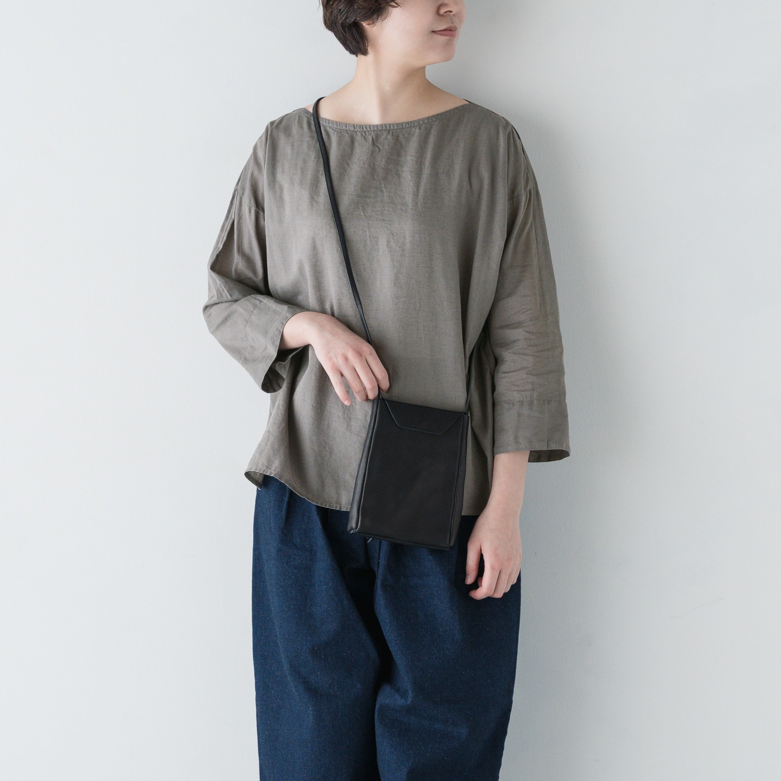 ARTE POVERA _ リネン&コットン ボートネックシャツ ネンドグレー