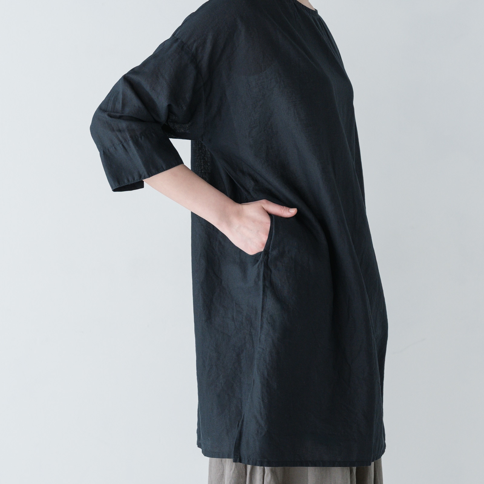 ARTE POVERA _ リネン&コットン ボートネックロングブラウス ホワイト