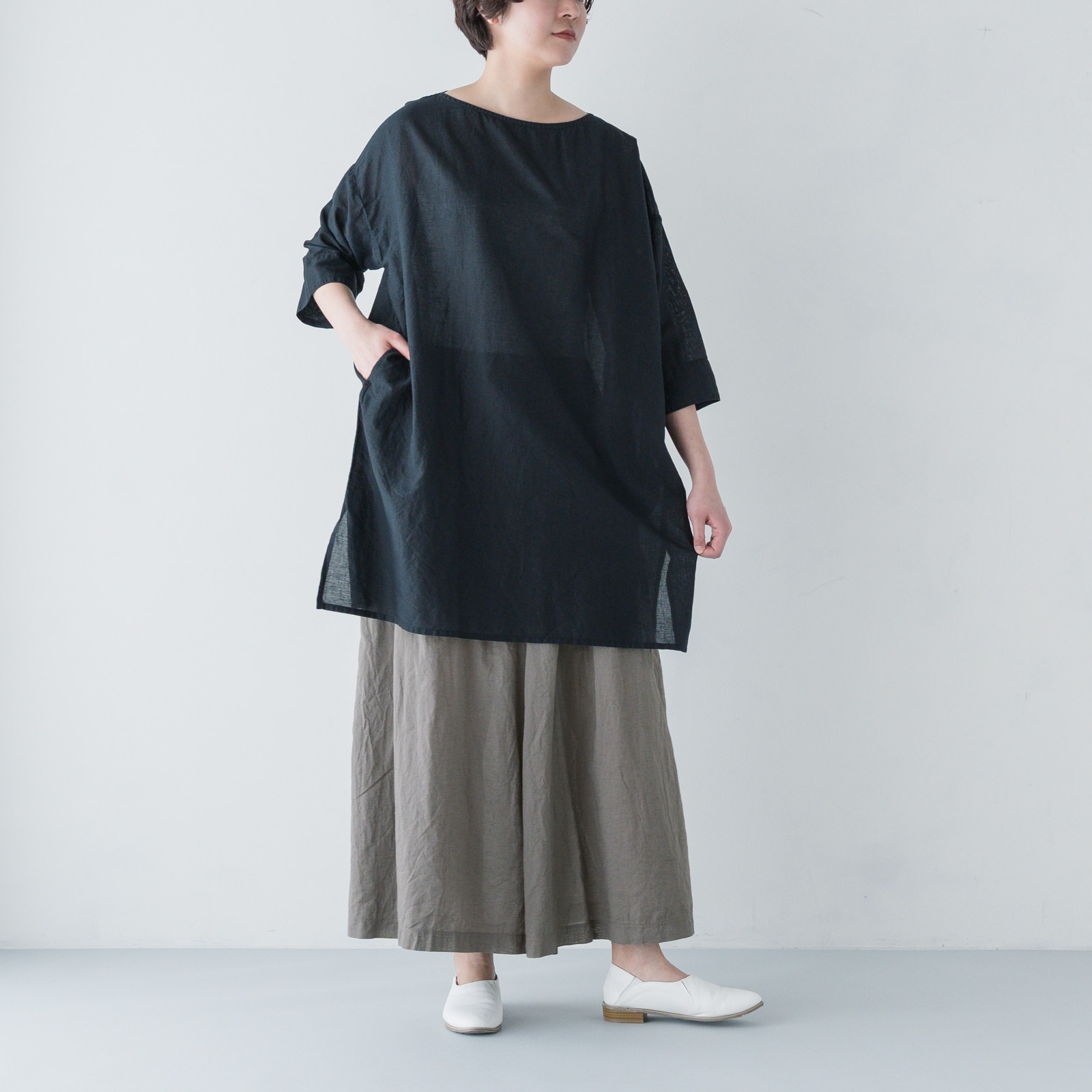 ARTE POVERA _ リネン&コットン ボートネックロングブラウス ブラック