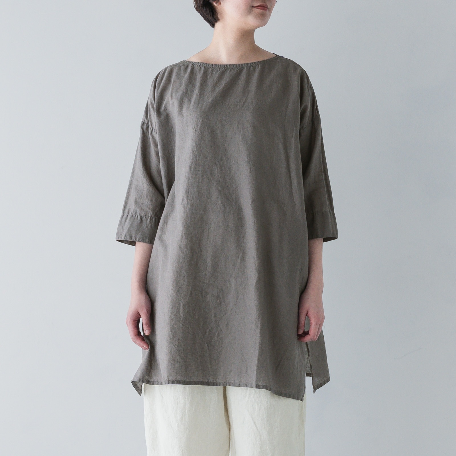 ARTE POVERA _ リネン&コットン ボートネックロングブラウス ネンドグレー