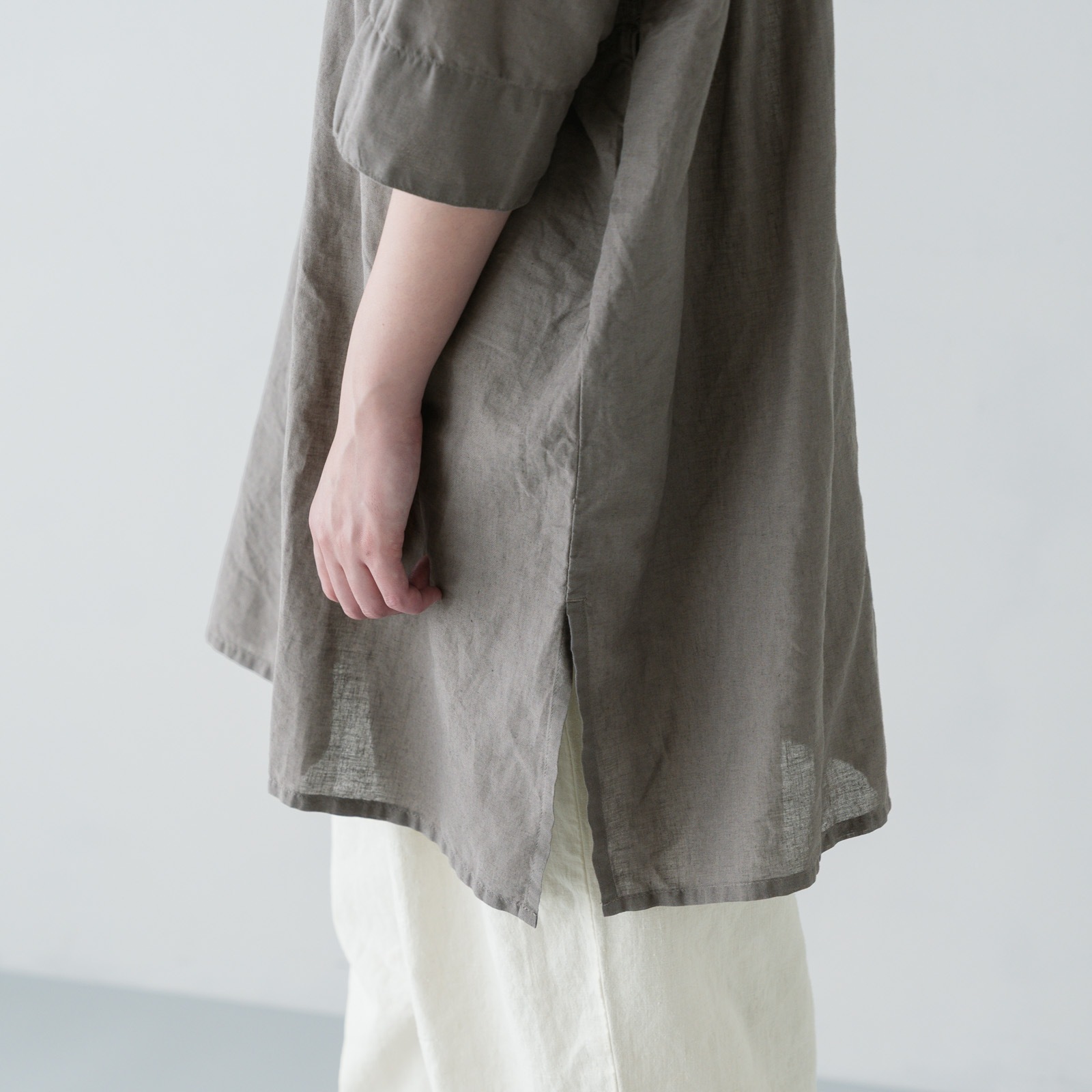 ARTE POVERA _ リネン&コットン ボートネックロングブラウス ネンドグレー