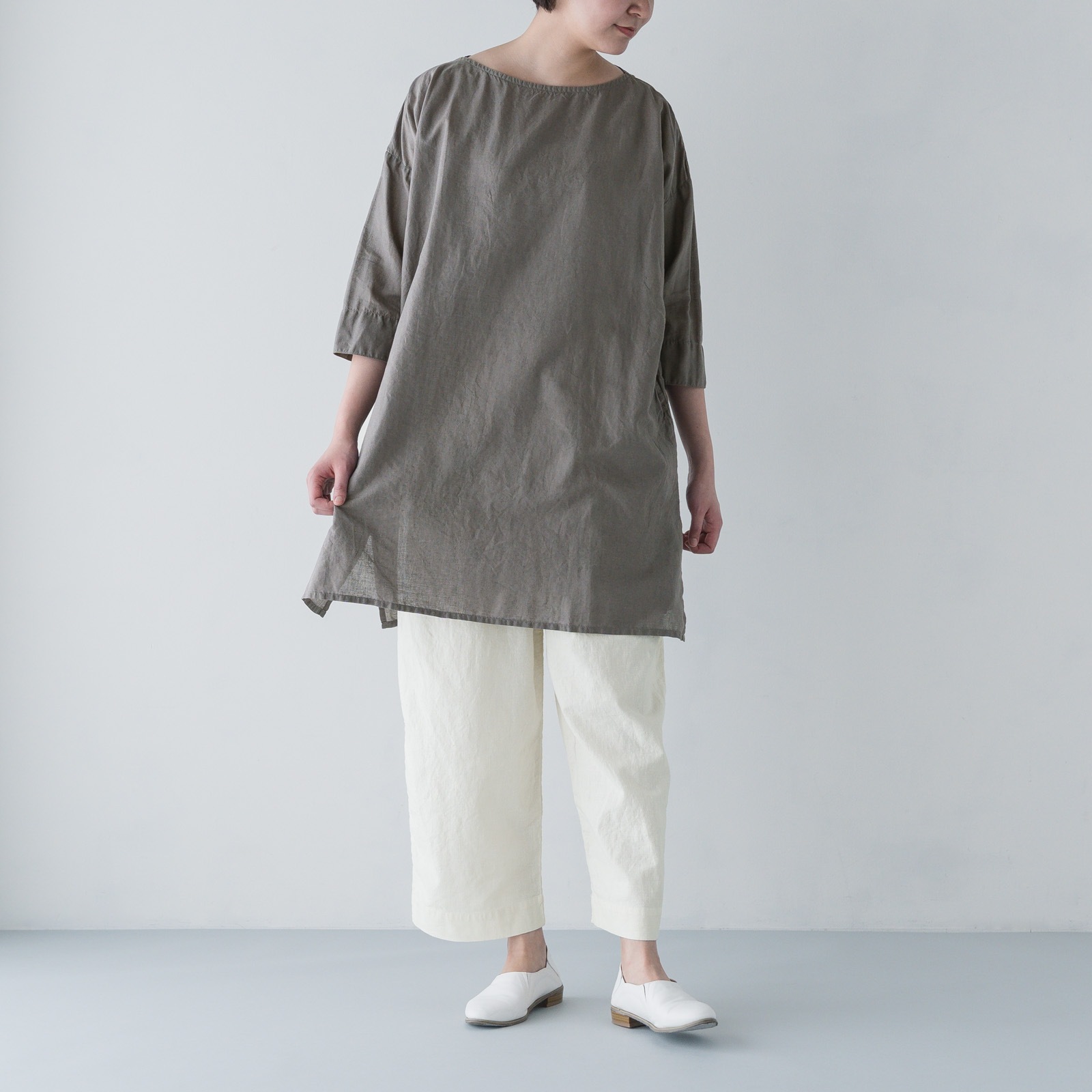 ARTE POVERA _ リネン&コットン ボートネックロングブラウス ネンドグレー