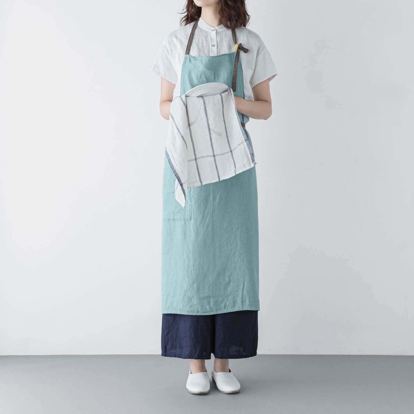 【5月中旬入荷予定】 _ フルエプロン マノン _ コーラルブルー