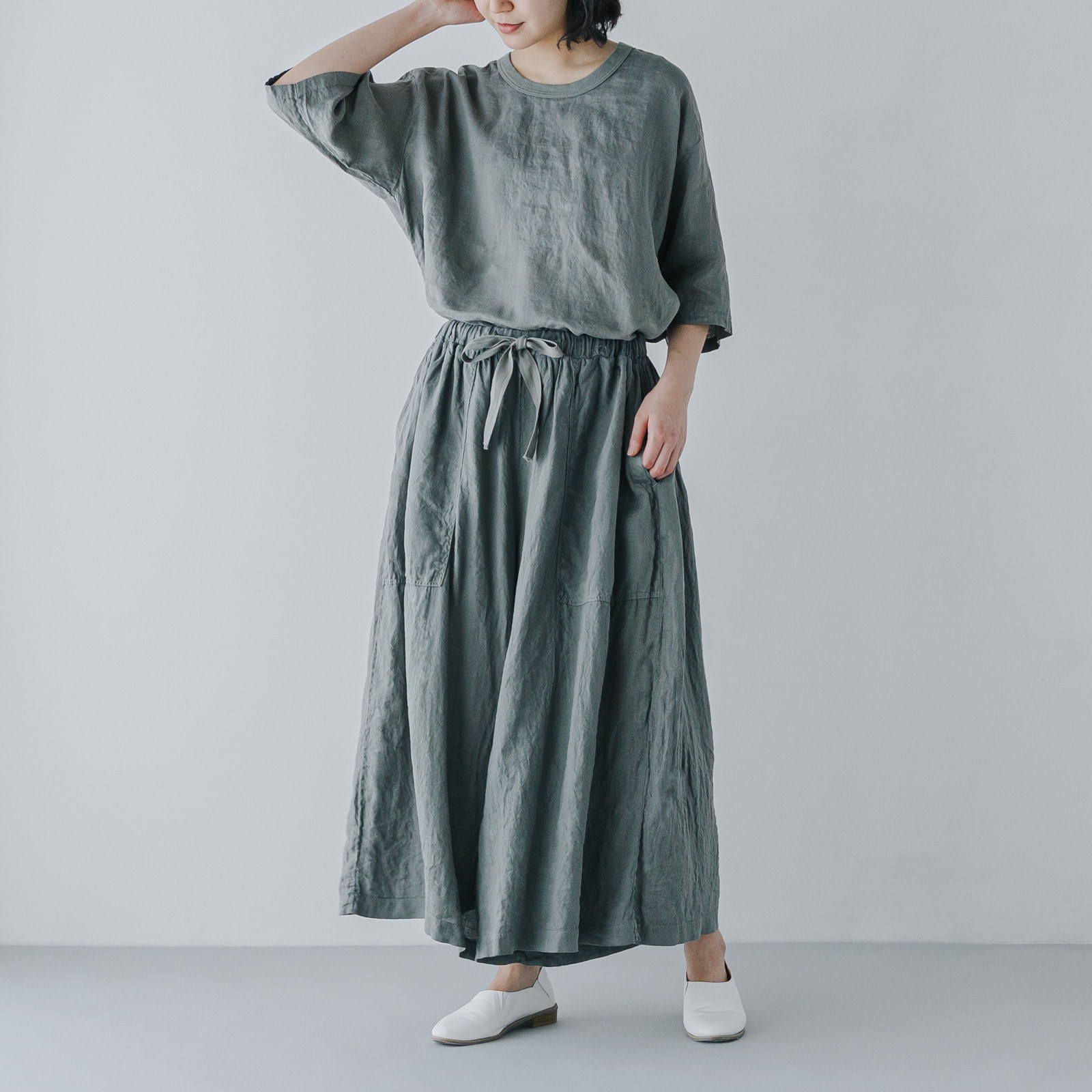 リネン染めギャザリングパンツ _ セージグリーン