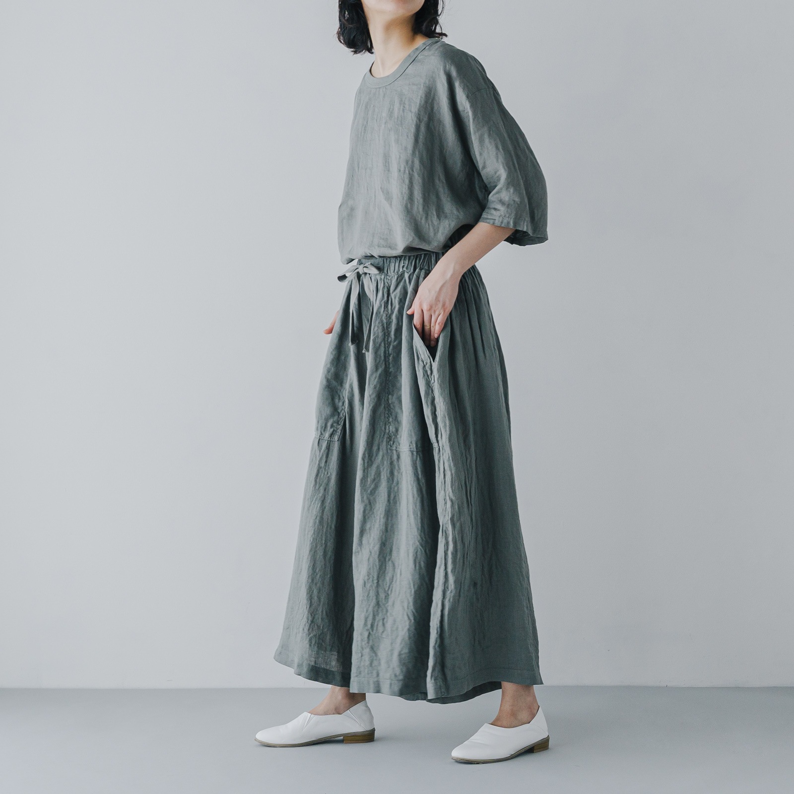 リネン染めギャザリングパンツ _ セージグリーン