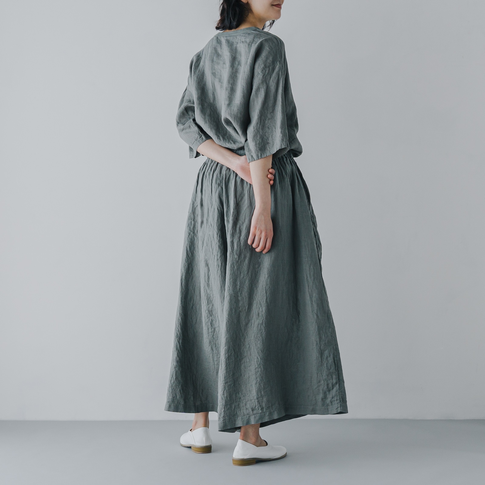 リネン染めギャザリングパンツ _ セージグリーン