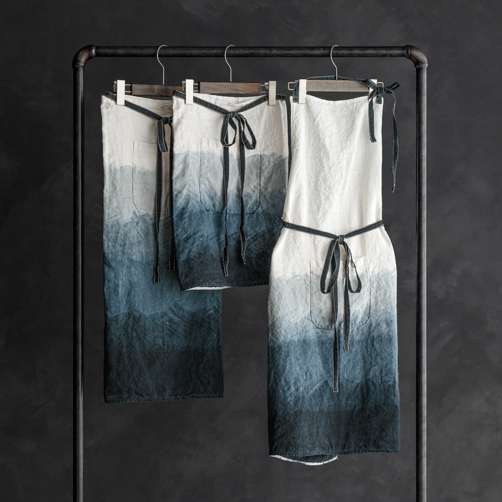 ベルトッツィ カフェエプロン _ グラディエンテ ネーロ