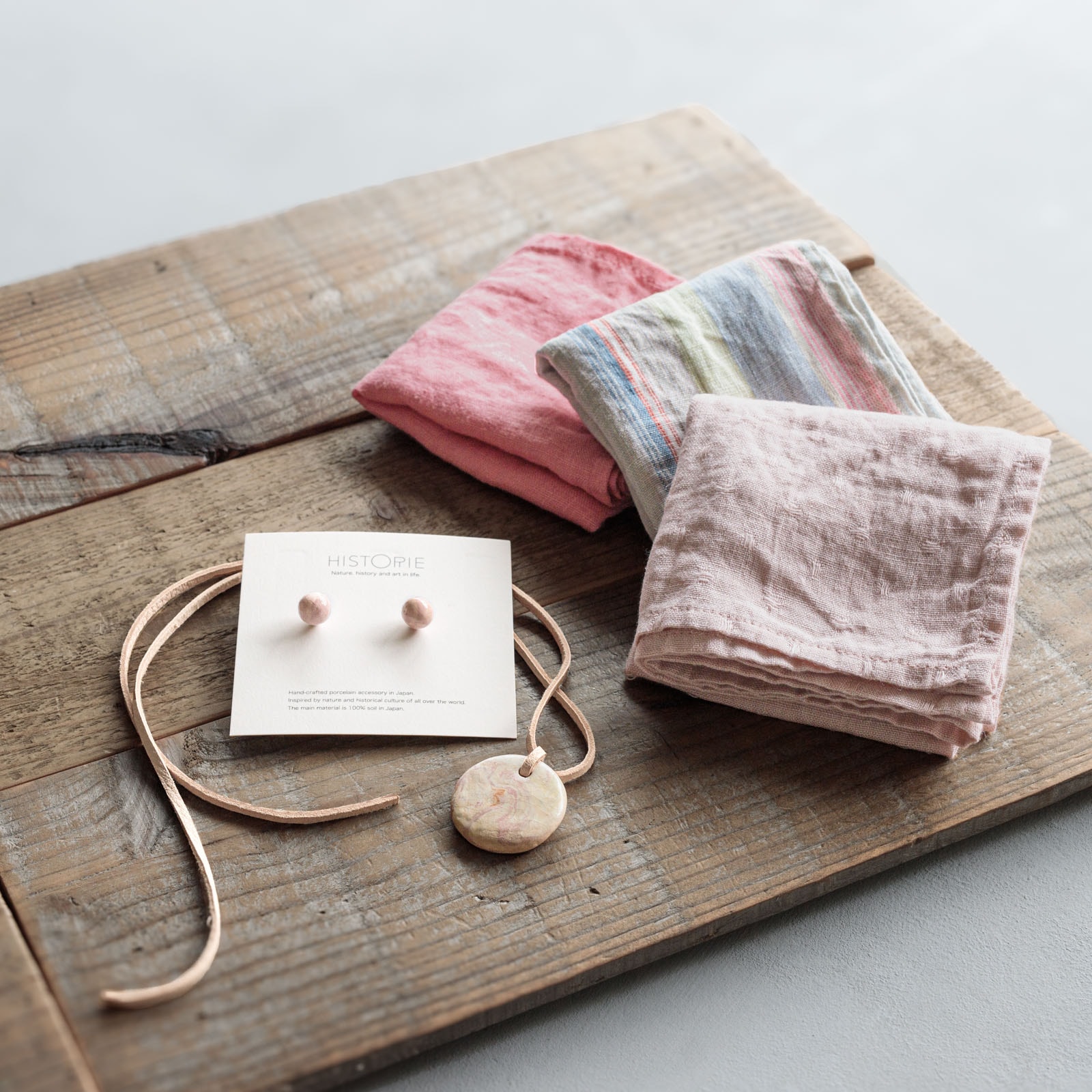 ハンカチ レーヴ _ ピンク