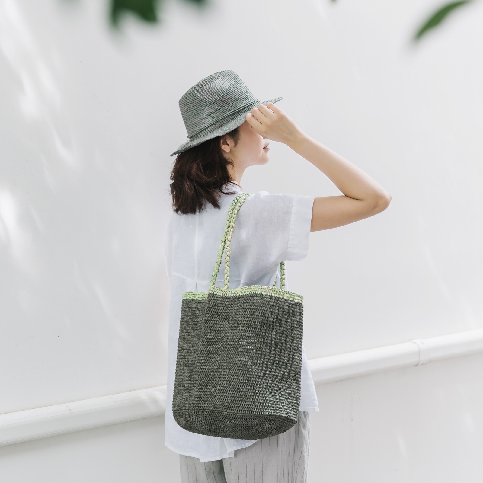 MOUMOUNE ラフィアバッグ Gray & Khaki
