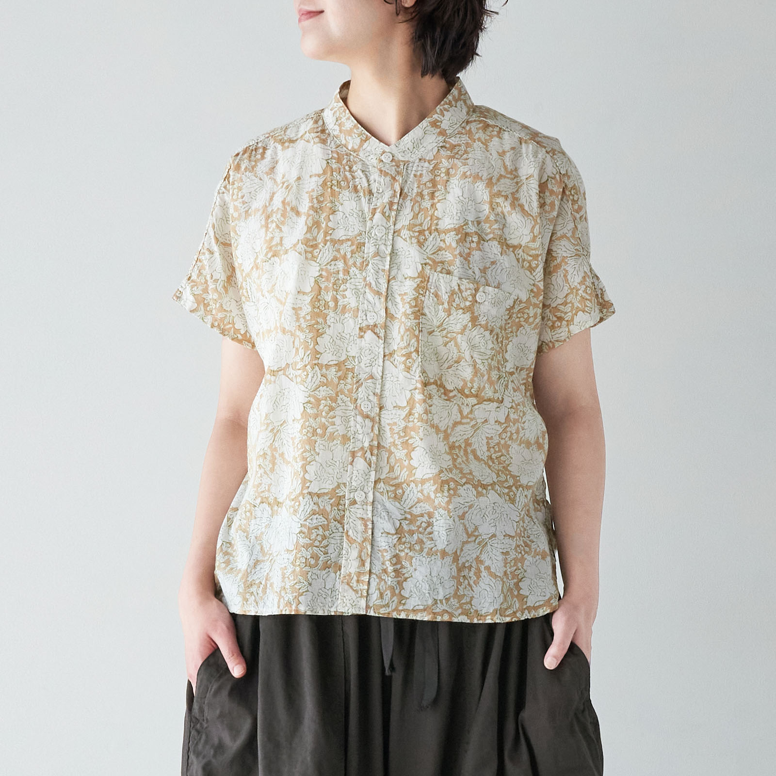 ✨26ss✨TRANOI トラノイ ヴィンテージフラワーシャツ ベージュ ARTE POVERA _ インド草木染ハンドプリント _ スタンドフレンチシャツ