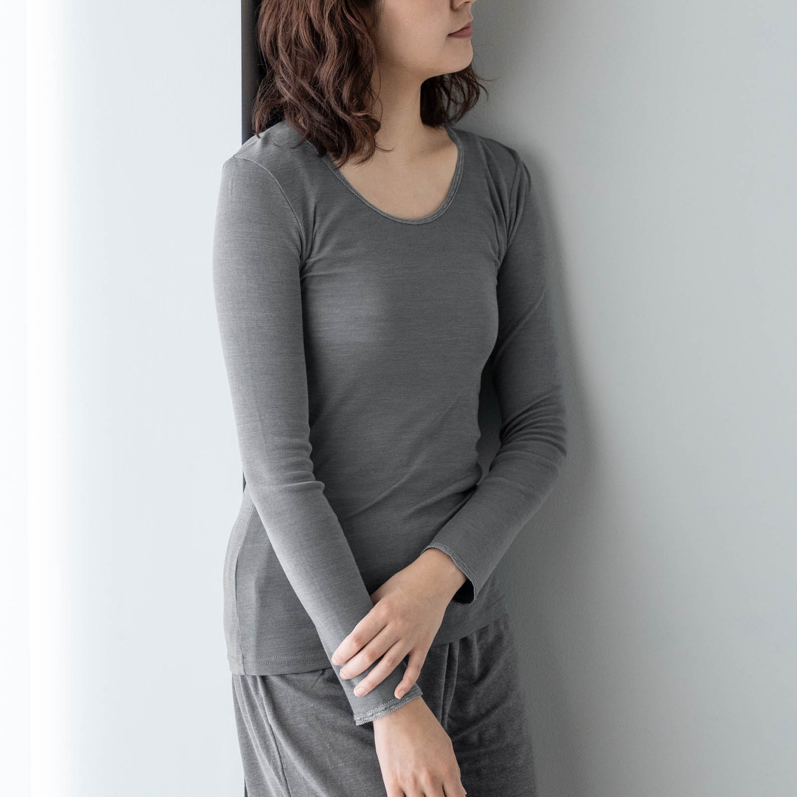 VICTORIA  ロングスリーブインナー グレイ