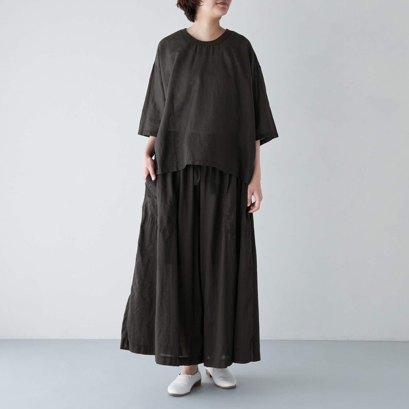ARTE POVERA _ リネンコットン ワイドクルーTシャツ _ ダークブラウン