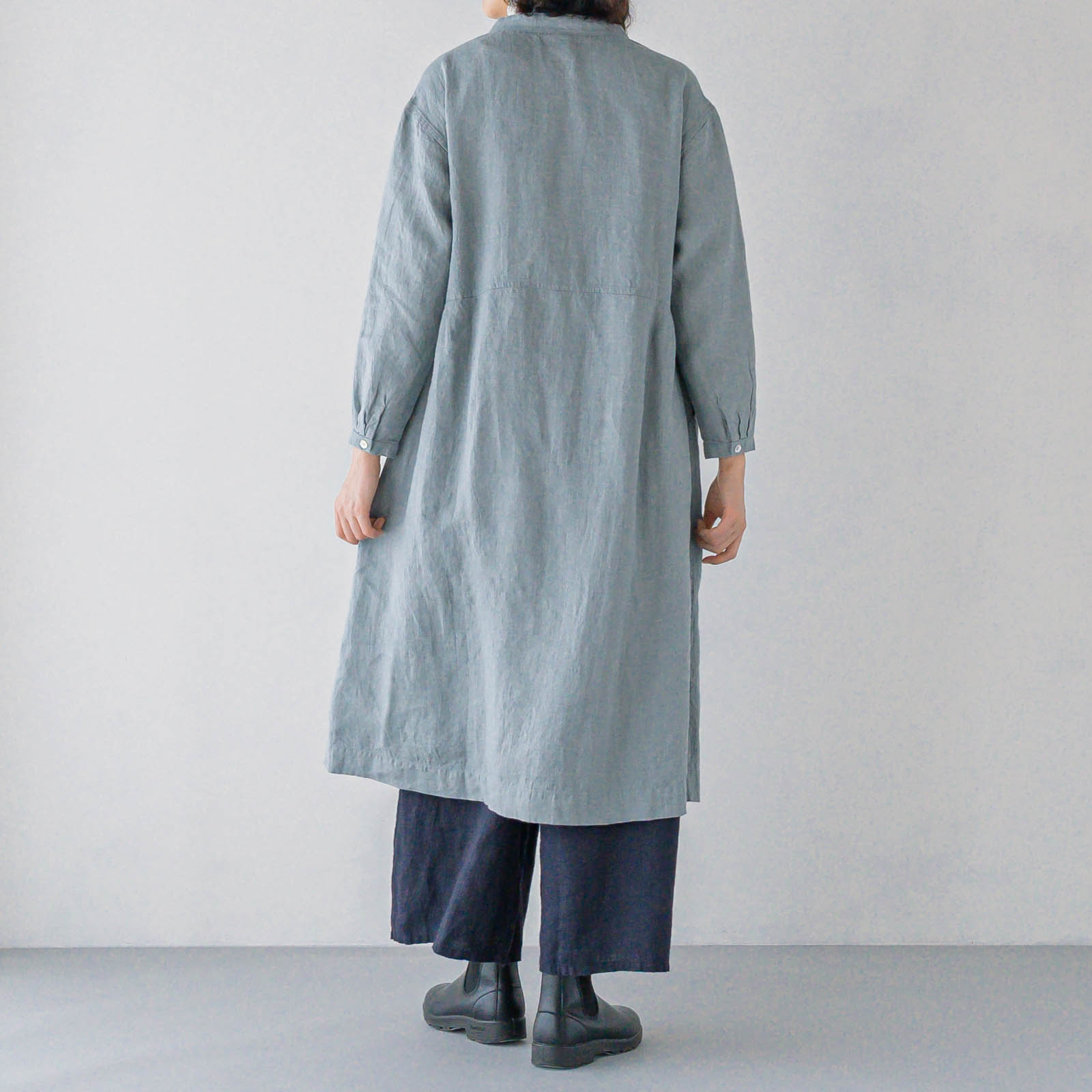 E43-6 総ボタンワンピース _ サックスブルー