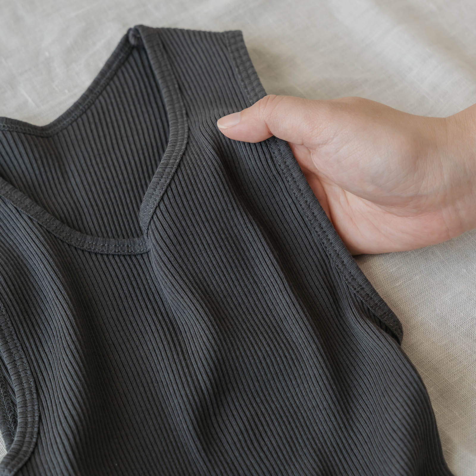 SONORO _ スーピマコットン リブタンクトップ _ チャコール