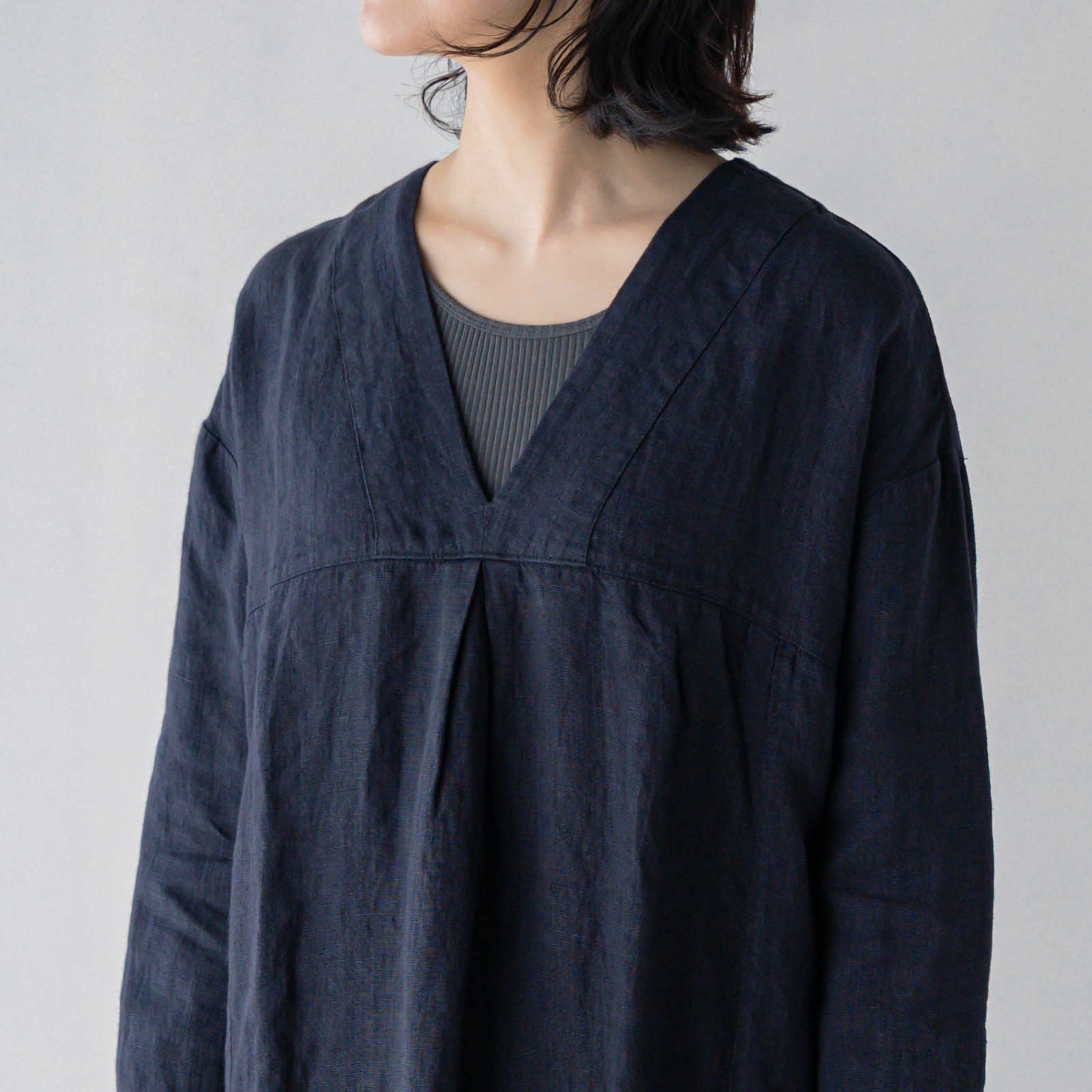 E73-13 Vネックワンピース _ フォググリーン