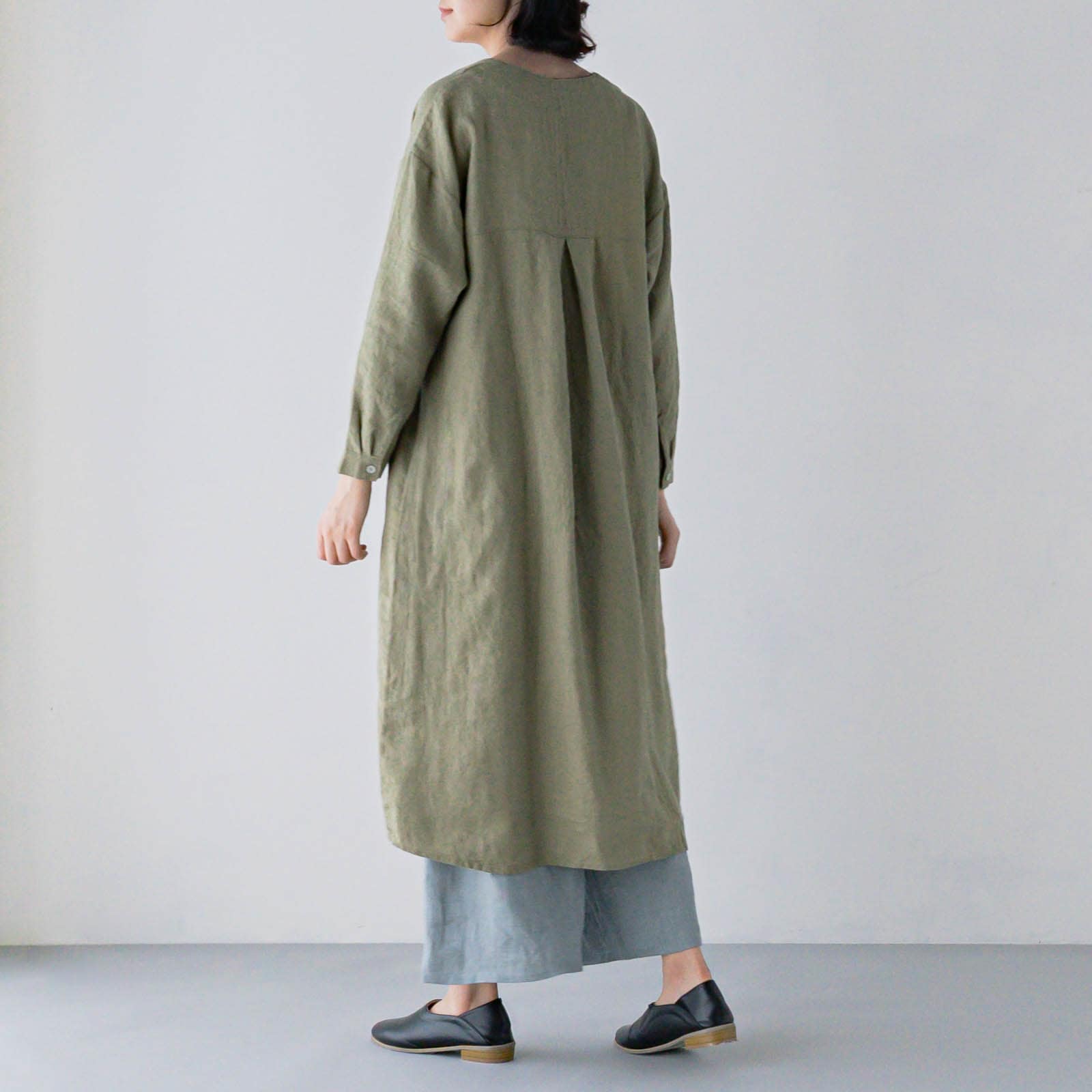 E73-13 Vネックワンピース _ フォググリーン