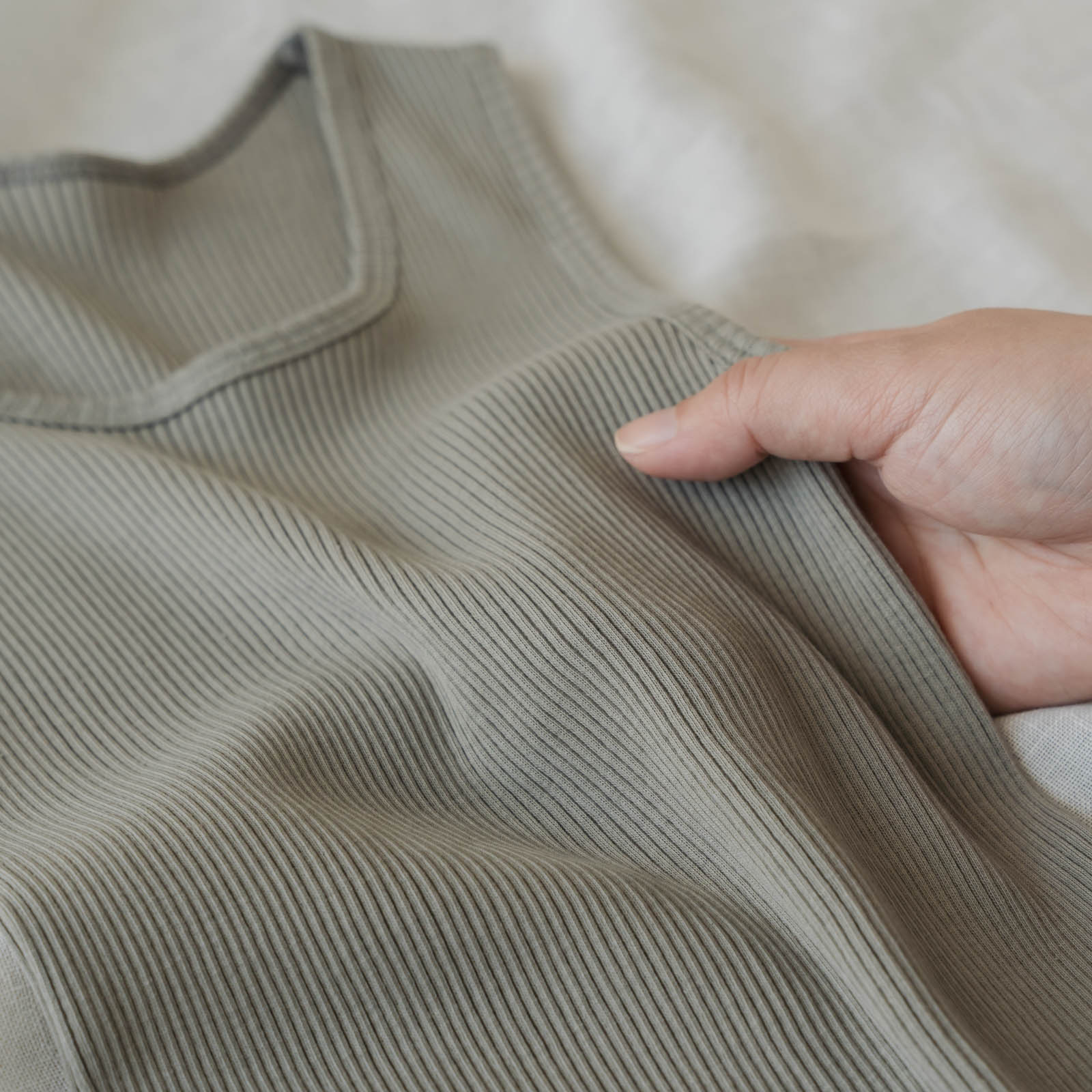 SONORO _ スーピマコットン リブタンクトップ _ アースグリーン