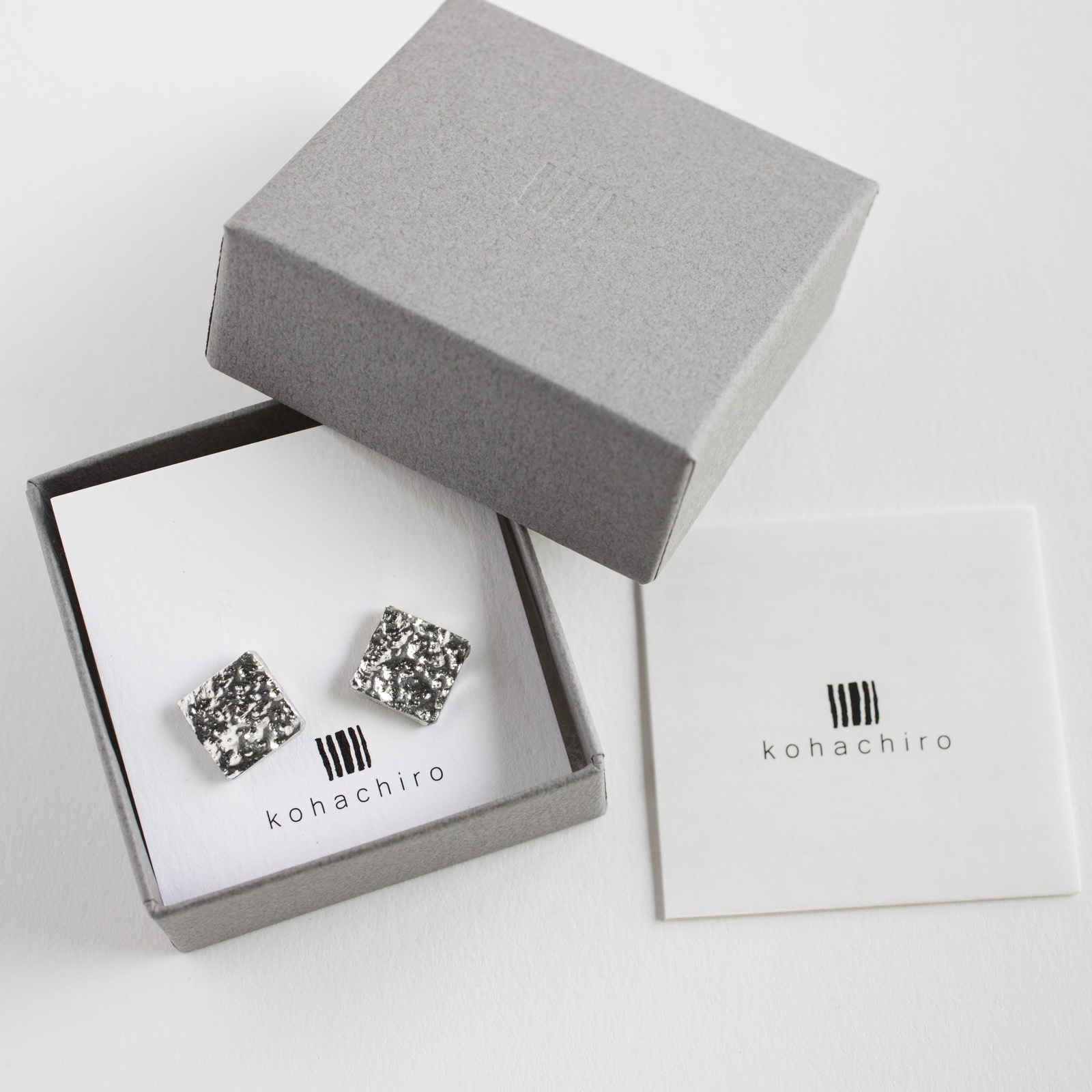 【8月中旬入荷予定】 _ いはだのピアス ひし形