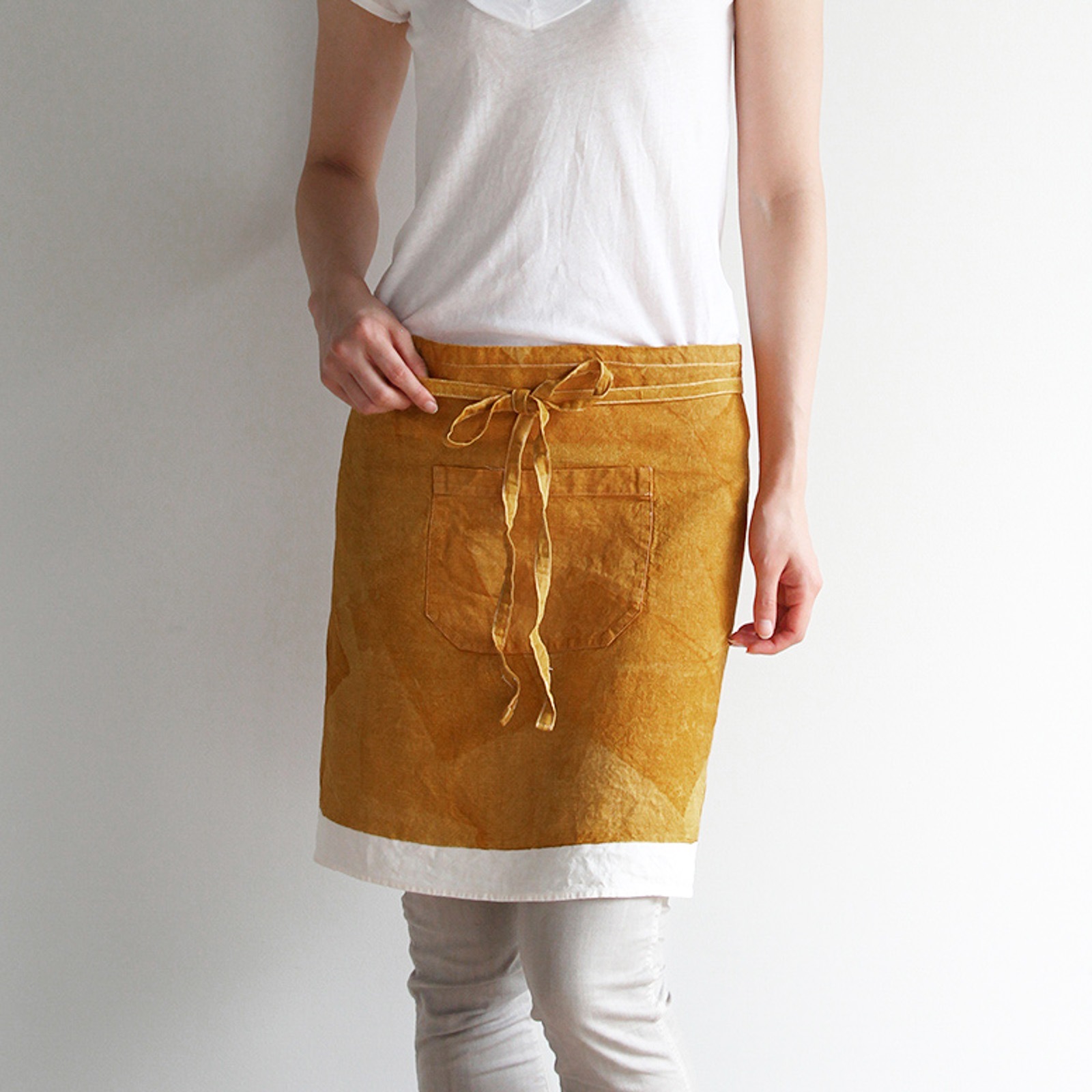 ベルトッツィ カフェエプロン _ テーレ ピエノ セナペ