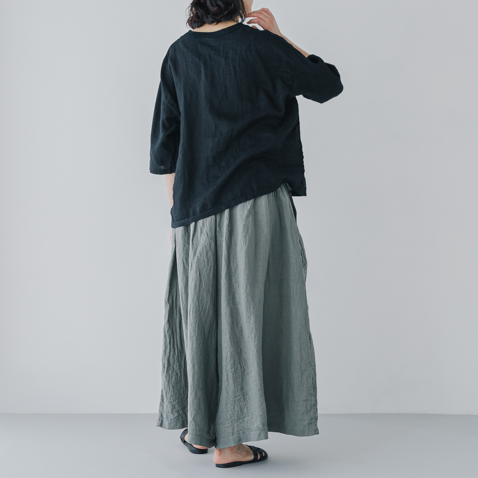 リネン クルーTシャツ _ ブラック