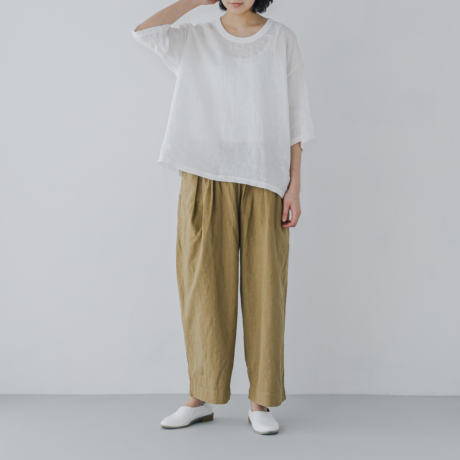 リネン クルーTシャツ _ ブラック