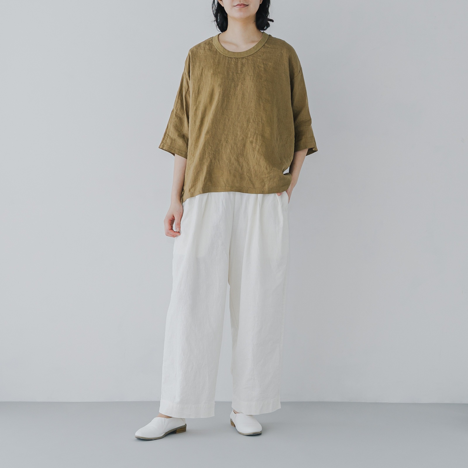 リネン クルーTシャツ _ ブラック
