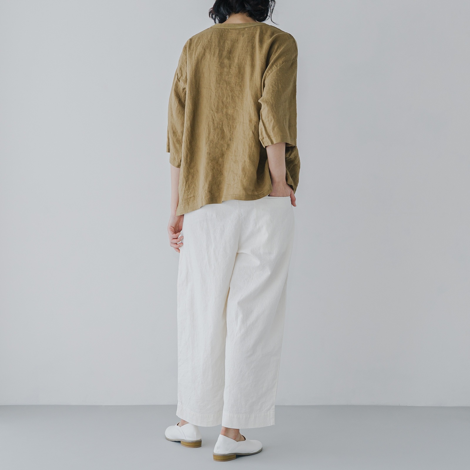 リネン クルーTシャツ _ ブラック