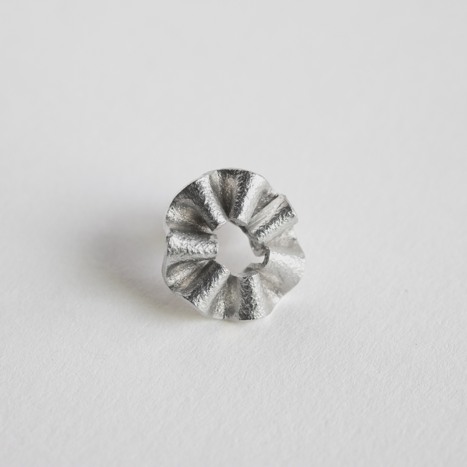 ドレープまるピアス