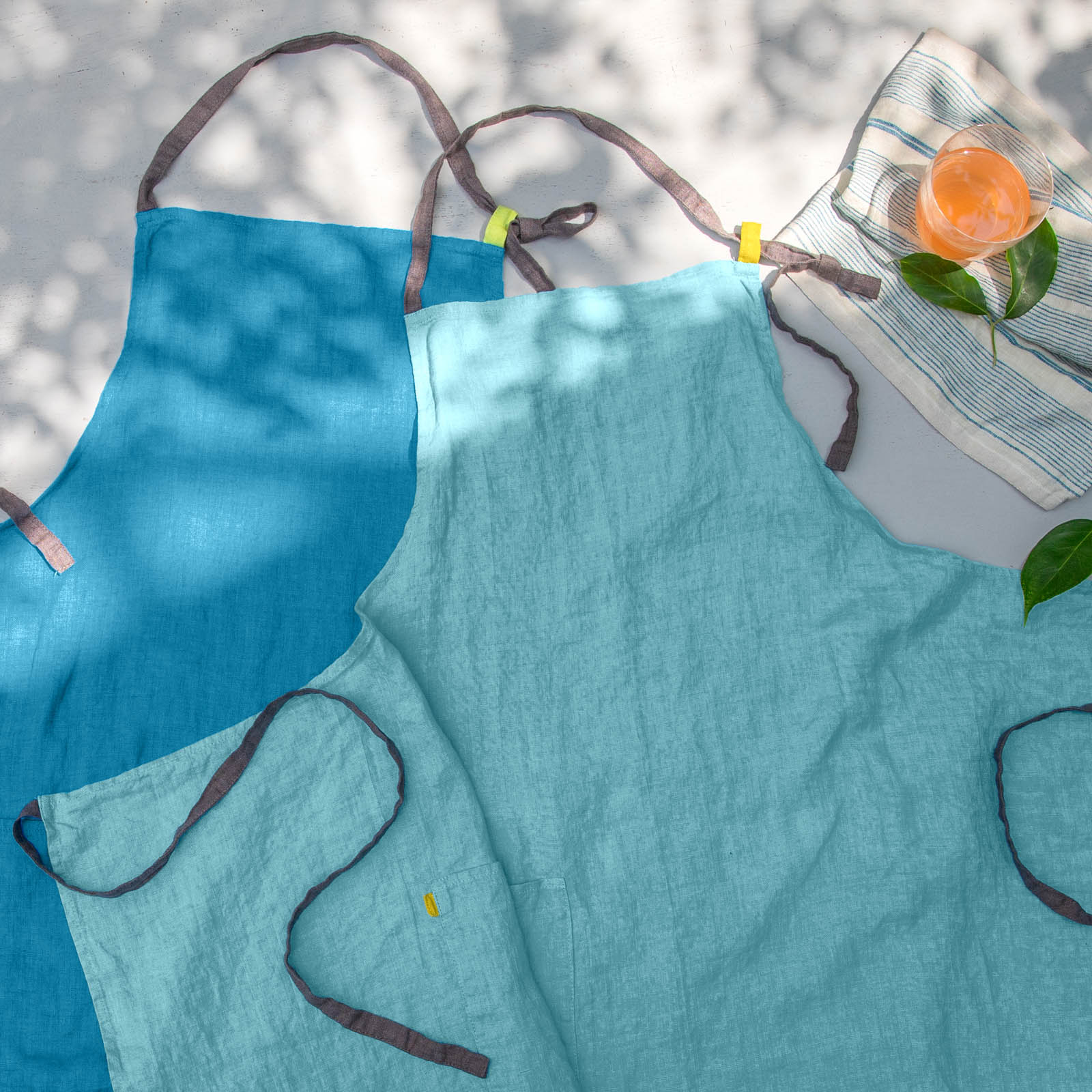 フルエプロン マノン _ ミノルカブルー