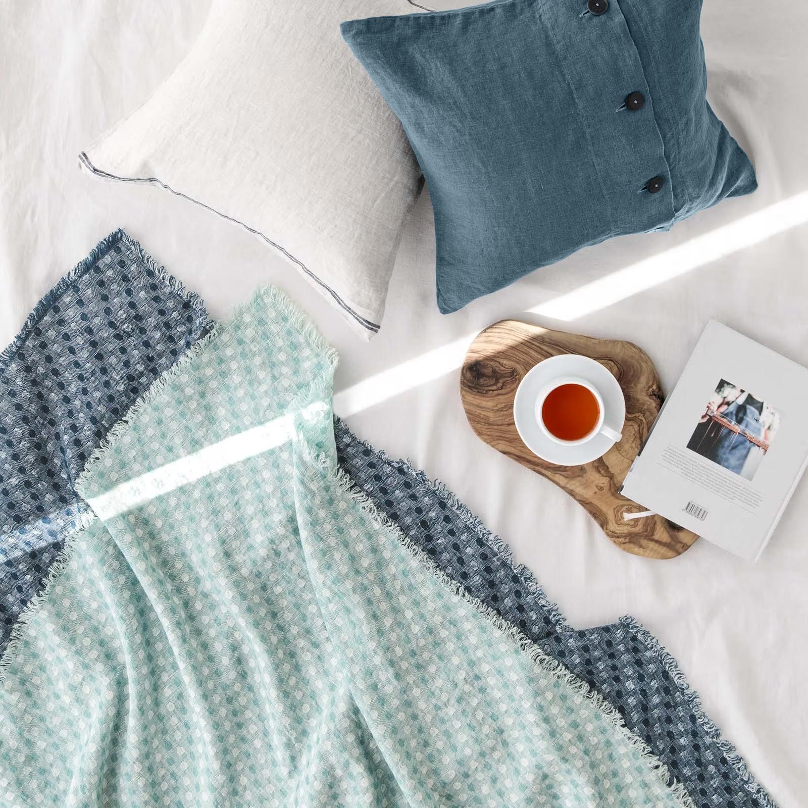 クッションカバー ベア _ シャドーブルー