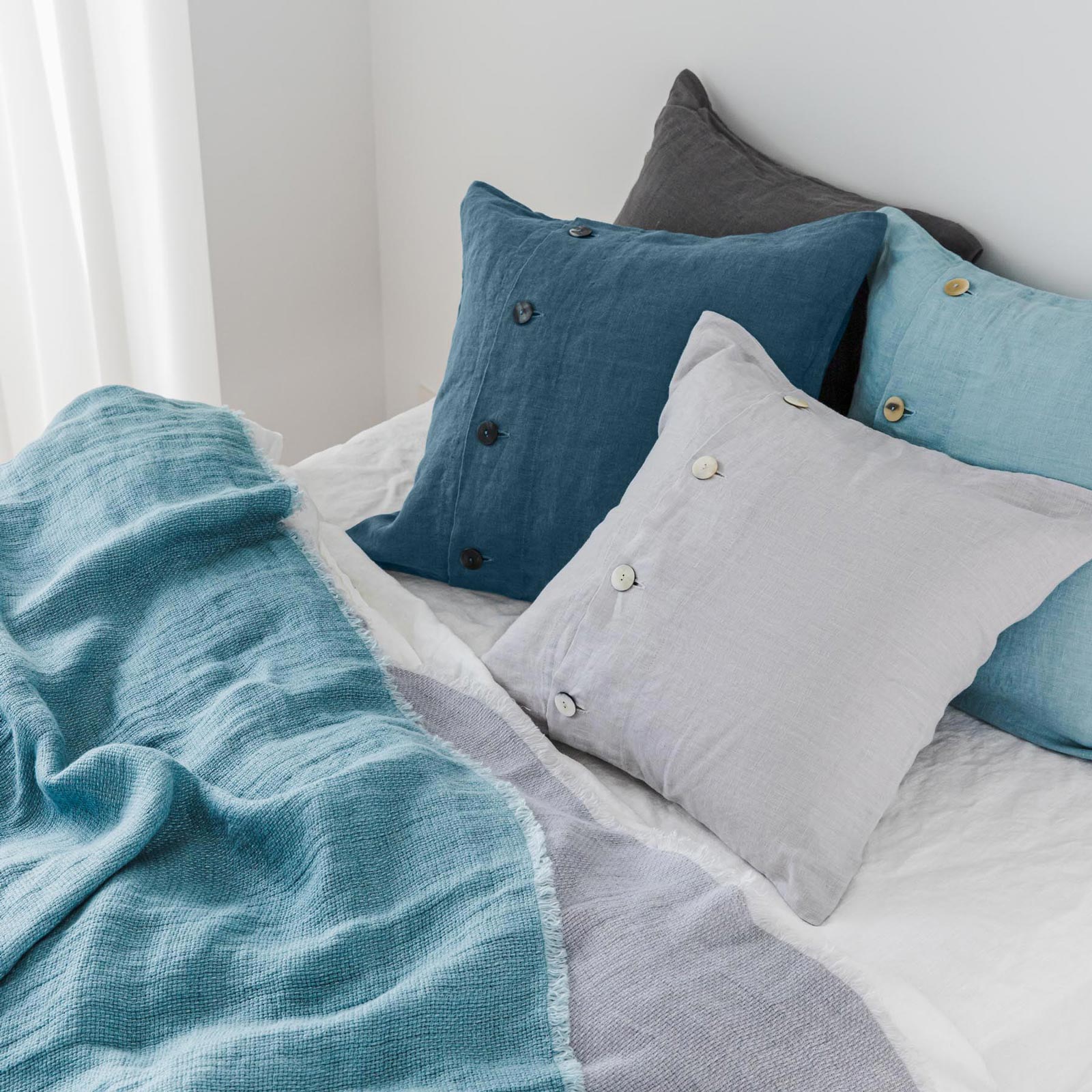 クッションカバー ベア _ シャドーブルー