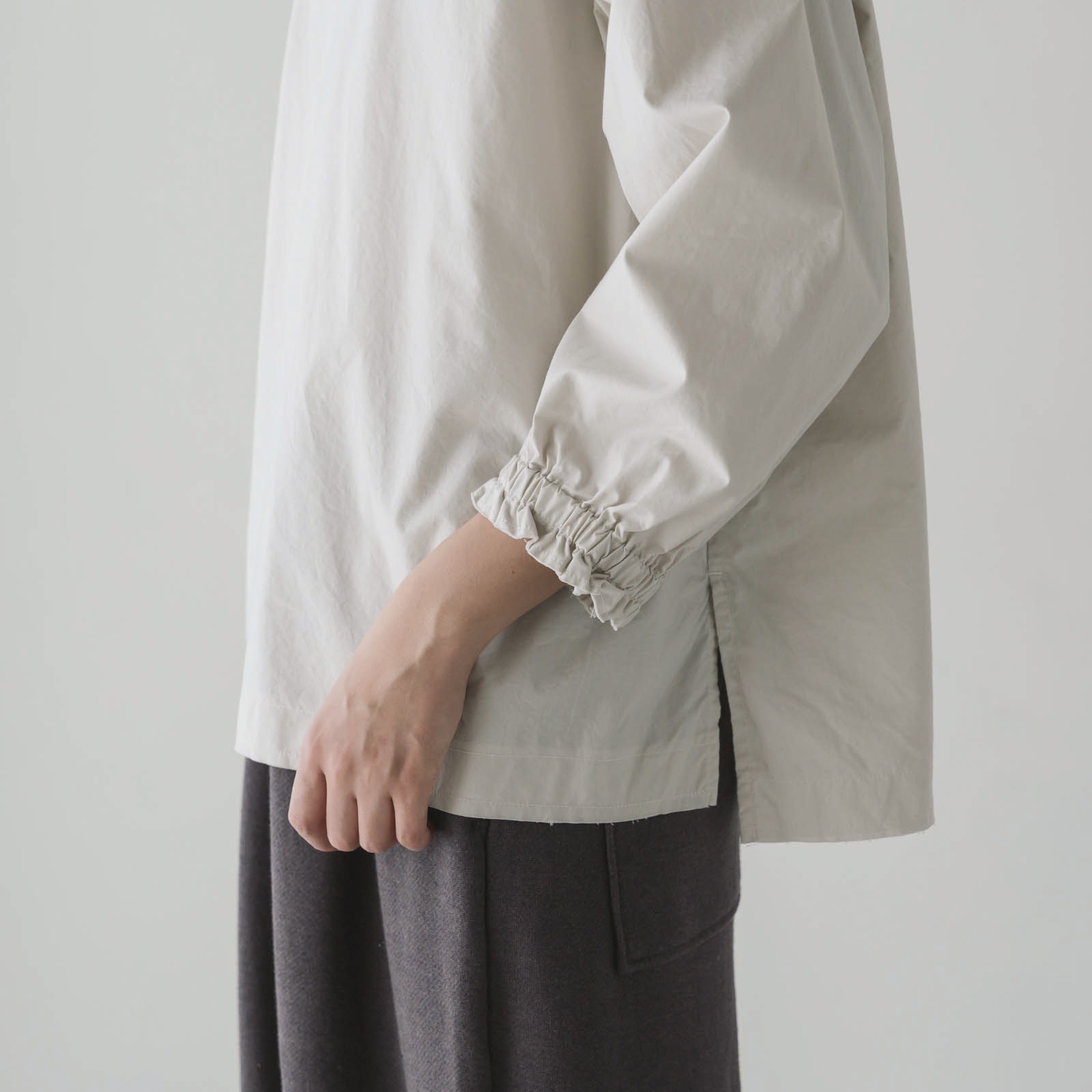 ARTE POVERA _ タイプライター _ クルーワイドシャツ _ テラコッタベージュ