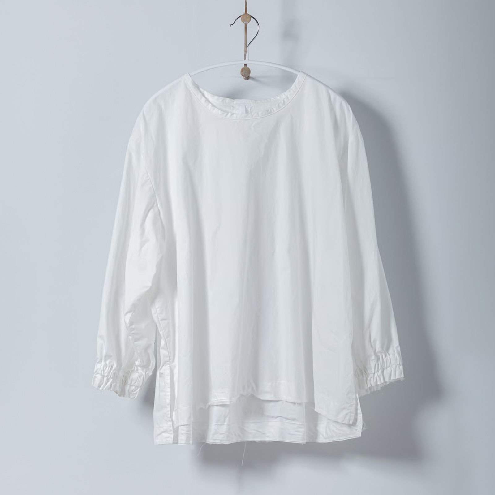 ARTE POVERA _ タイプライター _ クルーワイドシャツ _ テラコッタベージュ