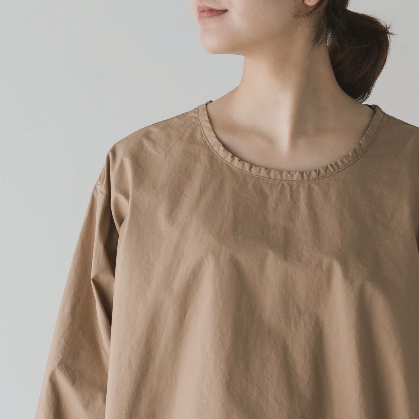 ARTE POVERA _ タイプライター _ クルーワイドシャツ _ テラコッタベージュ