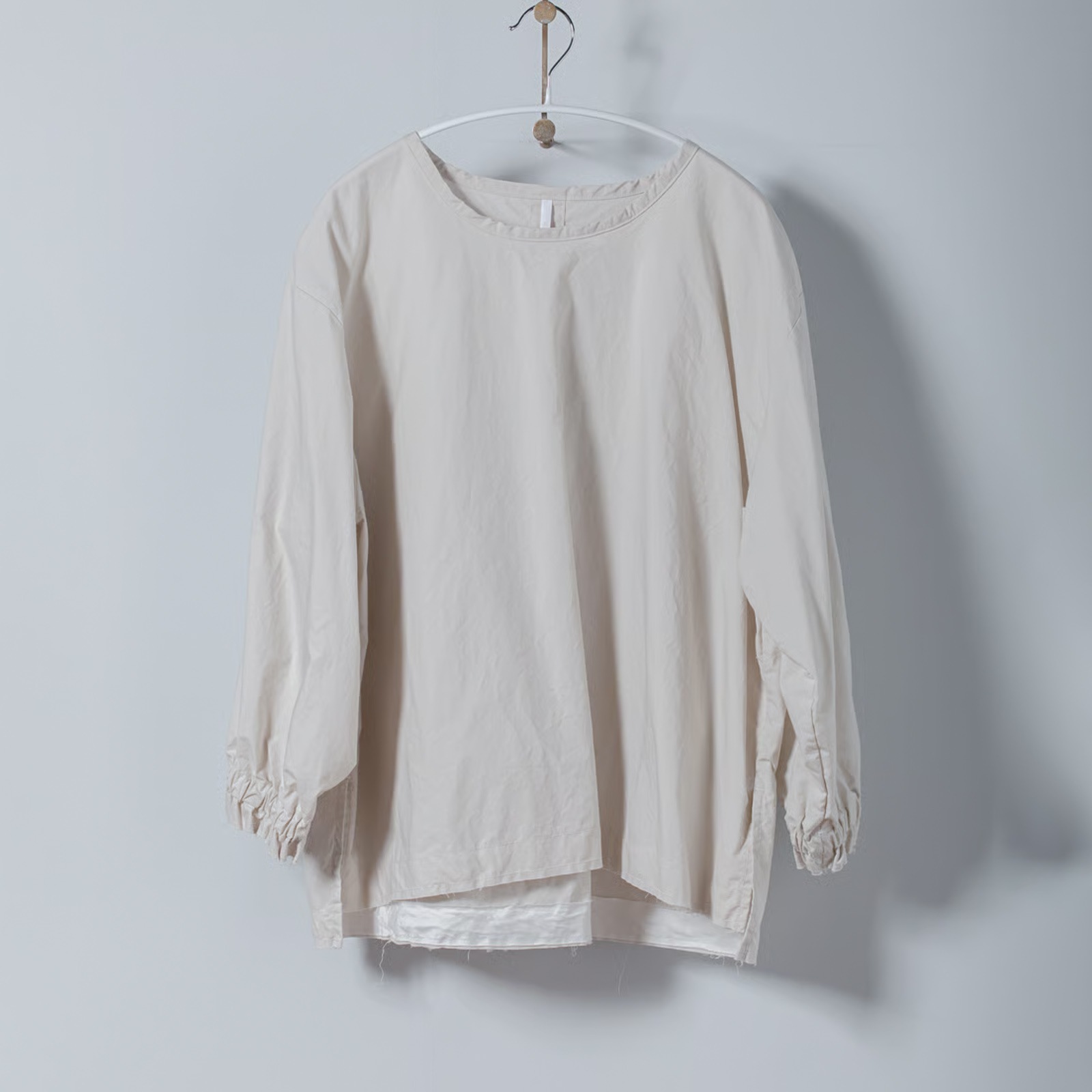 ARTE POVERA _ タイプライター _ クルーワイドシャツ _ テラコッタベージュ