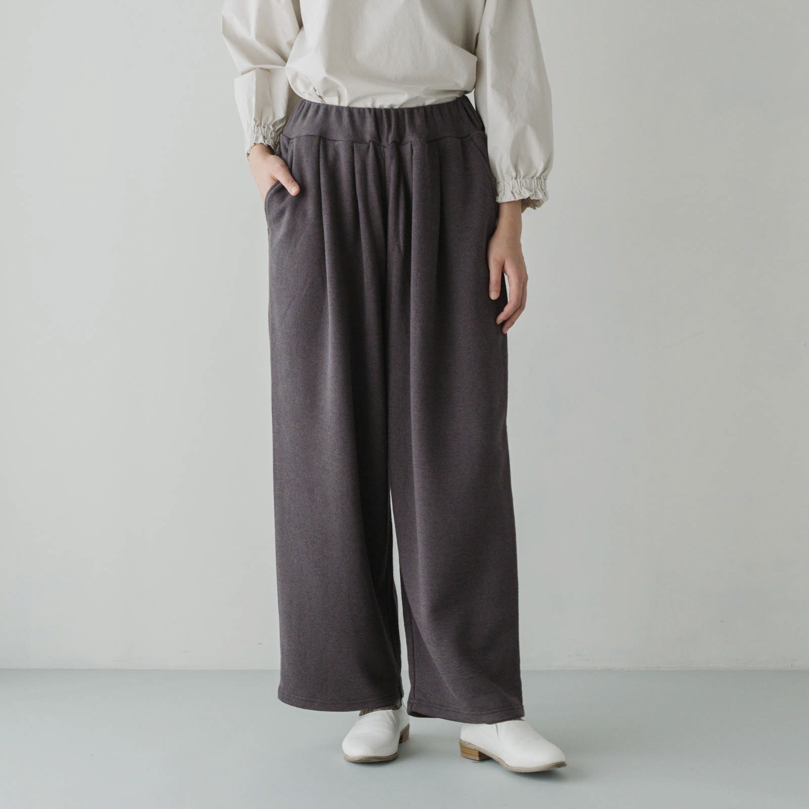 ARTE POVERA _ リネンコットン裏毛 _ 2タックワイドパンツ _ カーキオリーブ