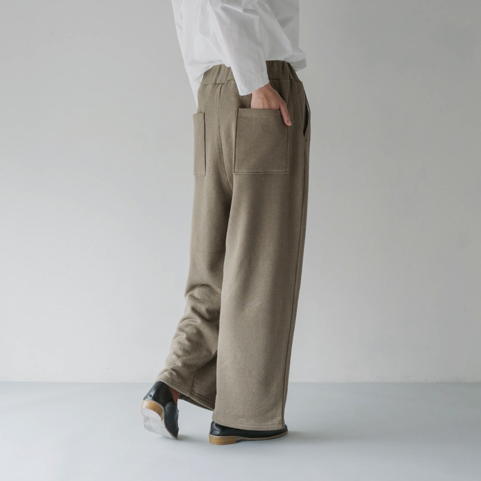 ARTE POVERA _ リネンコットン裏毛 _ 2タックワイドパンツ _ カーキオリーブ