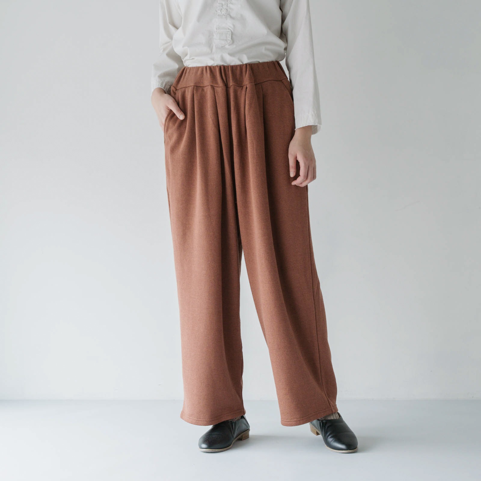 ARTE POVERA _ リネンコットン裏毛 _ 2タックワイドパンツ _ カーキオリーブ