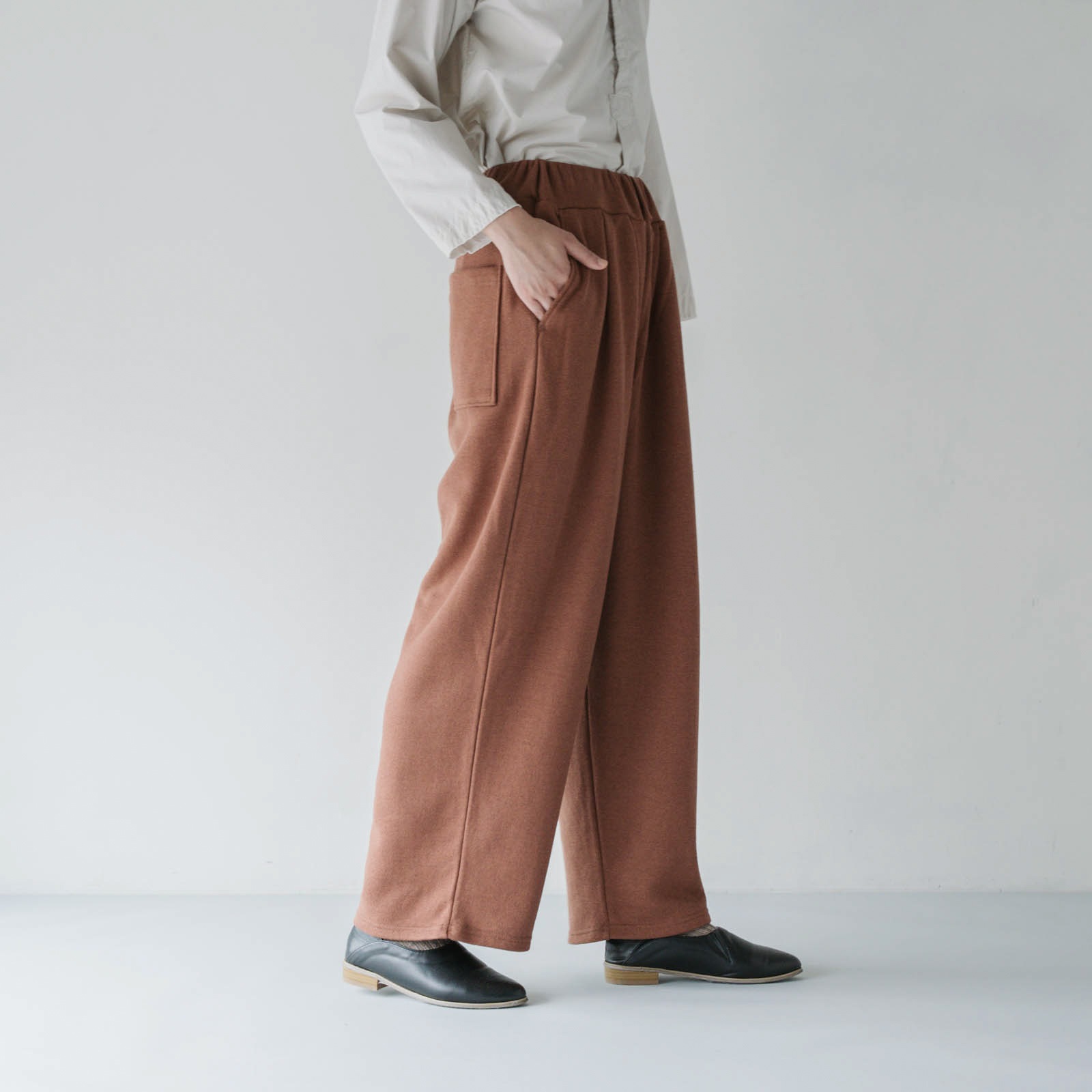 ARTE POVERA _ リネンコットン裏毛 _ 2タックワイドパンツ _ カーキオリーブ